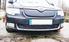 Skoda Superb 2009–2015 Ziemas pārsegs radiatora restēm (augšējais, 2008-2013) Glancēta foto 3