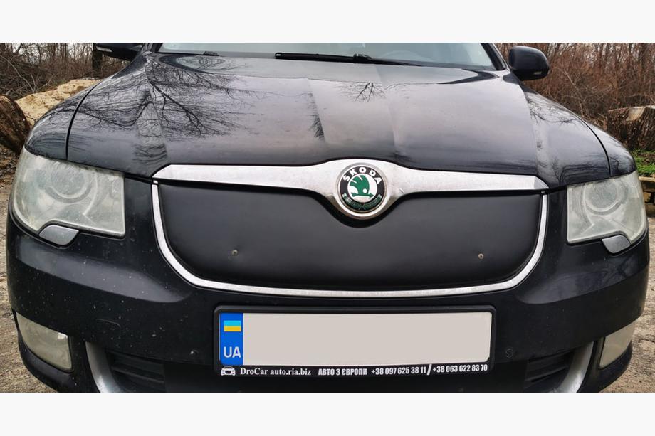 Skoda Superb 2009–2015 Ziemas pārsegs radiatora restēm (augšējais, 2008-2013) Glancēta Image