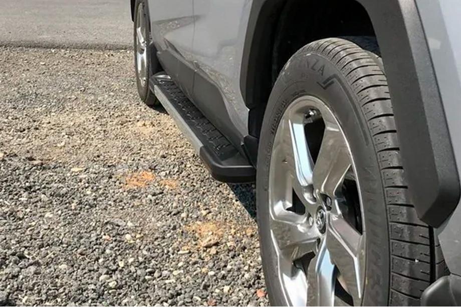 Toyota Rav 4 2019–2025 Sānu pakāpieni RedLine V1 (2 gab., alumīnijs) Image