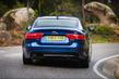 Premium sedana Jaguar XE apskats foto 12