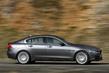 Premium sedana Jaguar XE apskats foto 9
