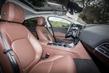 Premium sedana Jaguar XE apskats foto 7