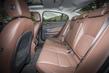 Premium sedana Jaguar XE apskats foto 8