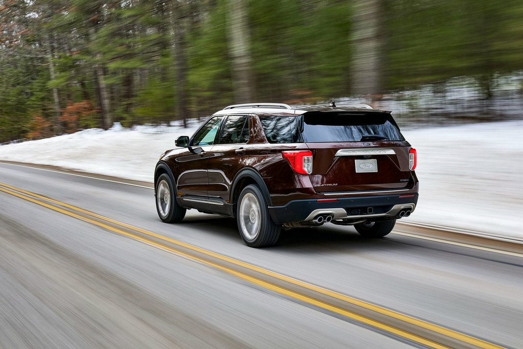 Pilna izmēra krosovers Ford Explorer 2020. modeļa gads