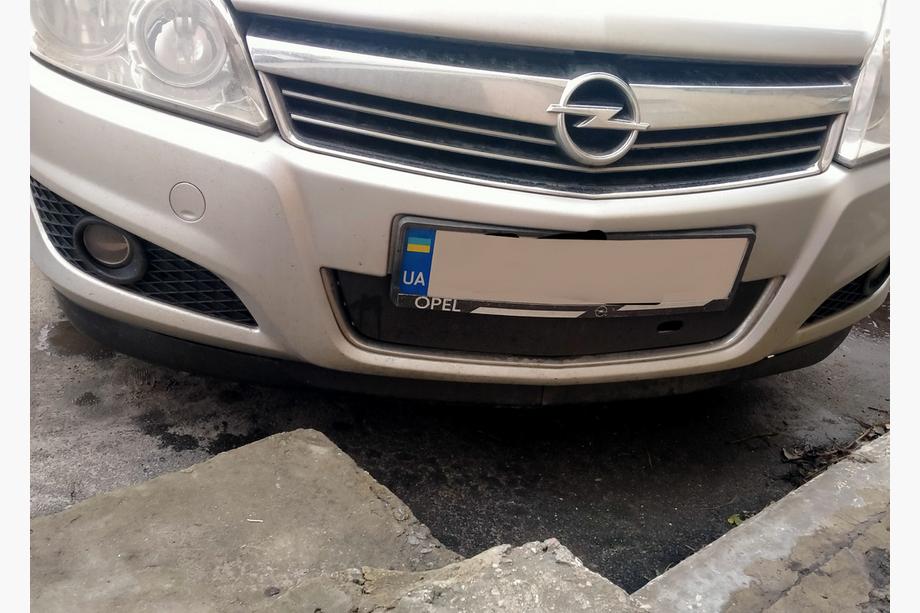 Opel Astra H 2004–2013 Ziemas radiatora reste (2007+) Matēta Image