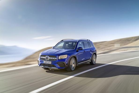 Mercedes-Benz GLB-Class: jauns krosovers uzņēmuma modeļu klāstā Foto 11