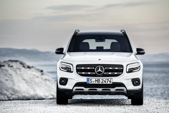 Mercedes-Benz GLB-Class: jauns krosovers uzņēmuma modeļu klāstā Foto 7