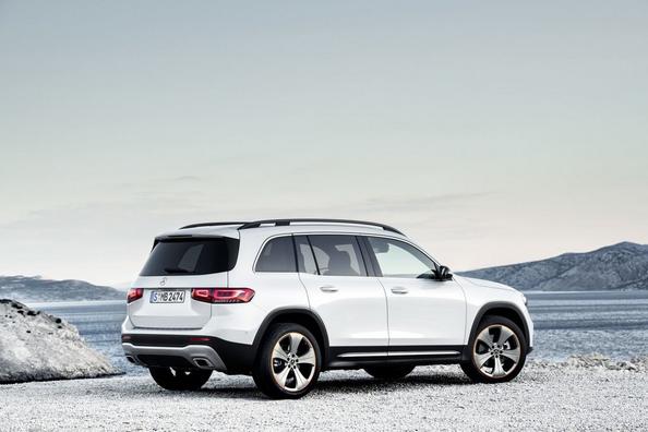 Mercedes-Benz GLB-Class: jauns krosovers uzņēmuma modeļu klāstā Foto 5