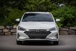 Kompaktais sedans Hyundai Elantra atjauninātā versijā foto 7
