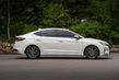 Kompaktais sedans Hyundai Elantra atjauninātā versijā foto 4