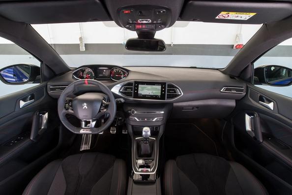 Peugeot 308 GTi piecdurvju hot hečbeka apskats Foto 9