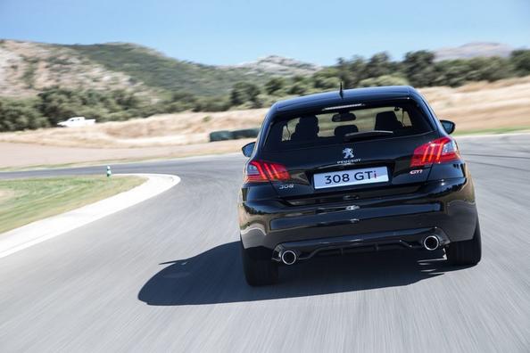 Peugeot 308 GTi piecdurvju hot hečbeka apskats Foto 3