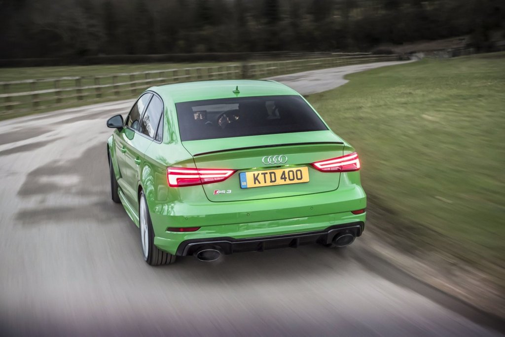 Kompaktā sporta sedana Audi RS3 apskats