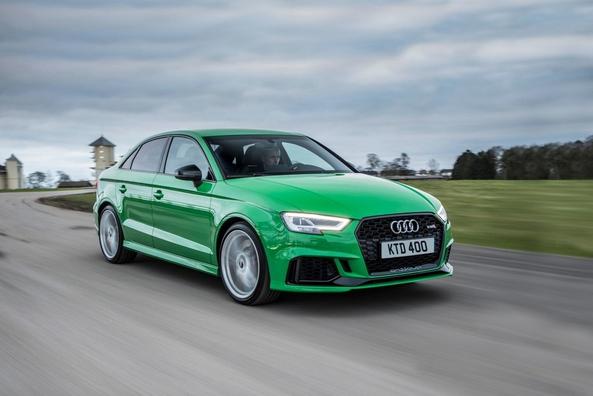 Kompaktā sporta sedana Audi RS3 apskats