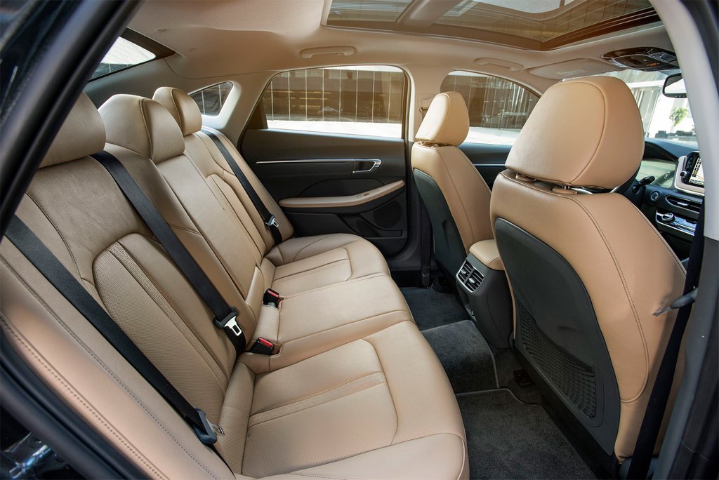 Hyundai Sonata astotās paaudzes sedans