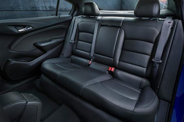 Kompaktais sedans Chevrolet Cruze otrajā paaudzē Foto 7