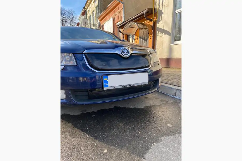 Skoda Superb 2009–2015 Ziemas aizsegs radiatora režģim (apakšējais, 2008-2013) Foto 6