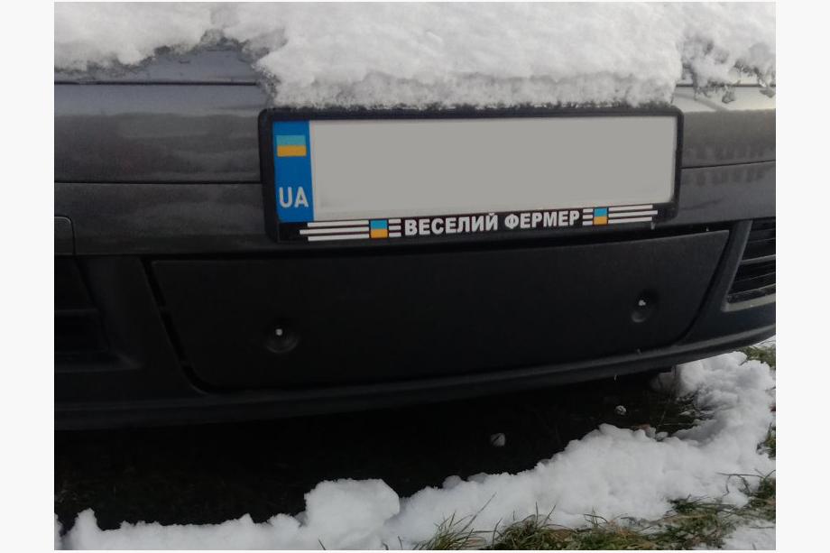 Volkswagen Touran 2003–2010 Apakšējais ziemas režģis, 2003-2006) Glancēta Foto 4