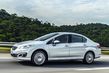 Kompaktā sedana Peugeot 408 apskats foto 9