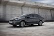 Kompaktā sedana Peugeot 408 apskats foto 8