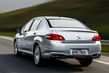 Kompaktā sedana Peugeot 408 apskats foto 4