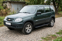 Chevrolet Niva 1998–2020 Sānu pakāpieni Bosphore Black (2 gab., alumīnijs) foto 1