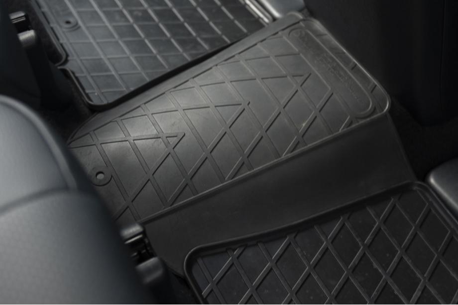 Toyota Land Cruiser Prado 150 2009–2023 Aizmugurējais tuneļa paklājiņš (Stingray Premium) Image