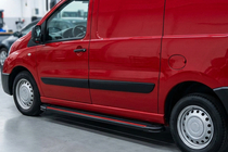 Fiat Scudo 2007–2015 Sānu pakāpieni Maya Red (2 gab., alumīnijs) foto 1