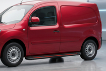 Renault Kangoo 2008–2020 Sānu pakāpieni Maya Red (2 gab., alumīnijs) Garā riteņu bāze foto 4