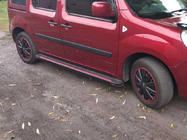 Renault Kangoo 2008–2020 Sānu pakāpieni Maya Red (2 gab., alumīnijs) Garā riteņu bāze foto 1