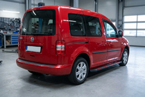 Volkswagen Caddy 2004–2010 Sānu pakāpieni Maya Red (2 gab., alumīnijs) foto 1