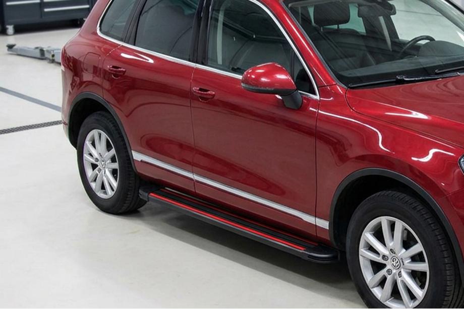 Volkswagen Touareg 2002–2010 Sānu pakāpieni Maya Red-Black (2 gab., alumīnijs) Image
