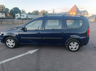 Lada Largus 2012– Melni jumta reliņi foto 4