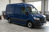 Mercedes Sprinter W907/W910 2018– Sānu sliekšņi Maya Blue (2 gab., alumīnijs) Garā/Īpaši garā foto 1