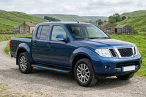 Nissan Navara 2006–2015 Sānu sliekšņi Maya Blue (2 gab., alumīnijs) foto 1