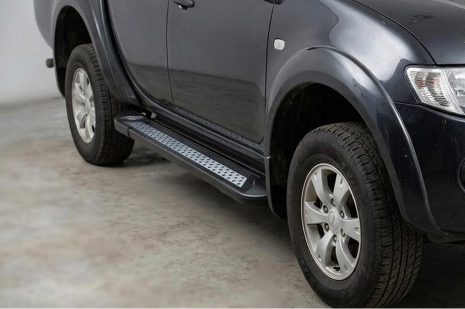 Fiat Fullback 2016– Sānu sliekšņi New Vision Black (2 gab., alumīnijs) Image