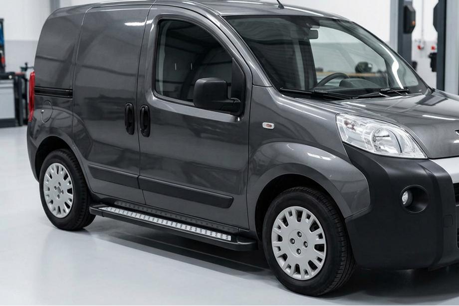 Peugeot Bipper 2008–2017 Sānu sliekšņi New Vision Black (2 gab., alumīnijs) Image