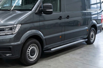 Volkswagen Crafter 2016– Sānu sliekšņi New Vision Black (2 gab., alumīnijs) Vidējā riteņu bāze foto 1