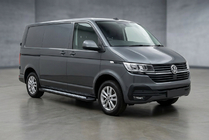 Volkswagen T6 2015–2024 Sānu sliekšņi New Vision Black (2 gab., alumīnijs) Īsā riteņu bāze foto 1