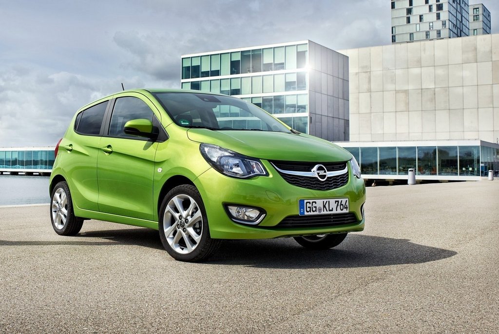 Piecdurvju hečbeka Opel Karl apskats