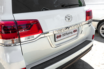 Toyota Land Cruiser 200 2007–2021 Numura zīmes turētājs (standarta) Melna foto 7