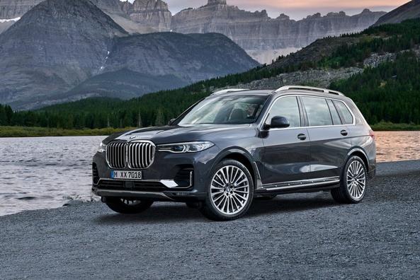 BMW X7 pilna izmēra krosovera apskats