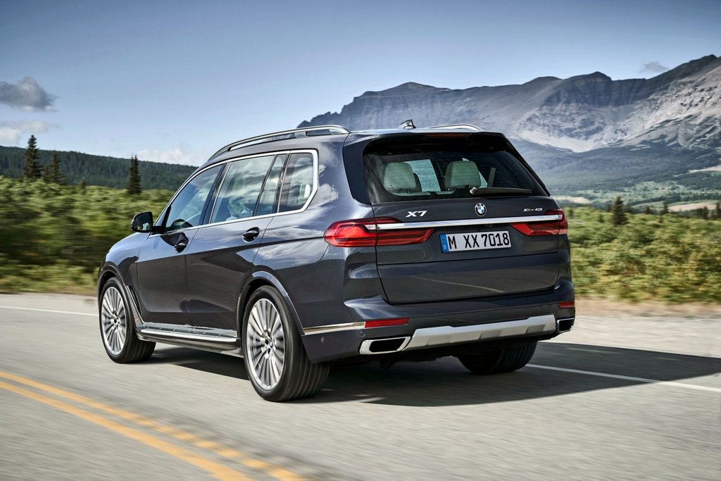 BMW X7 pilna izmēra krosovera apskats