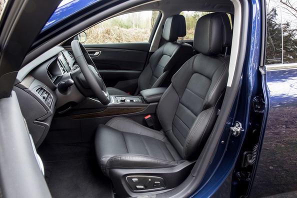 Renault Talisman Estate vidējās klases universāļa apskats Foto 5