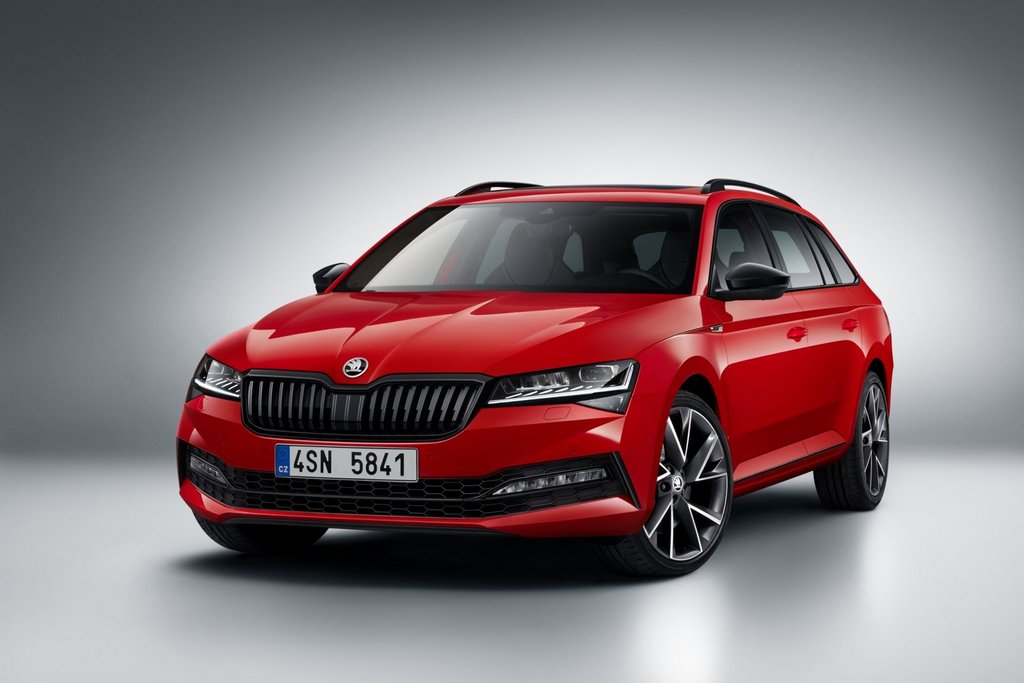 Skoda Superb Combi universāļa feislifta versija