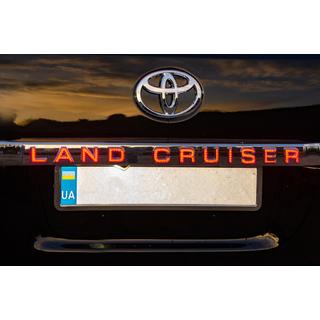 LED līste virs numurzīmes (2016+) Toyota Land Cruiser 200 2007–2021 foto 4
