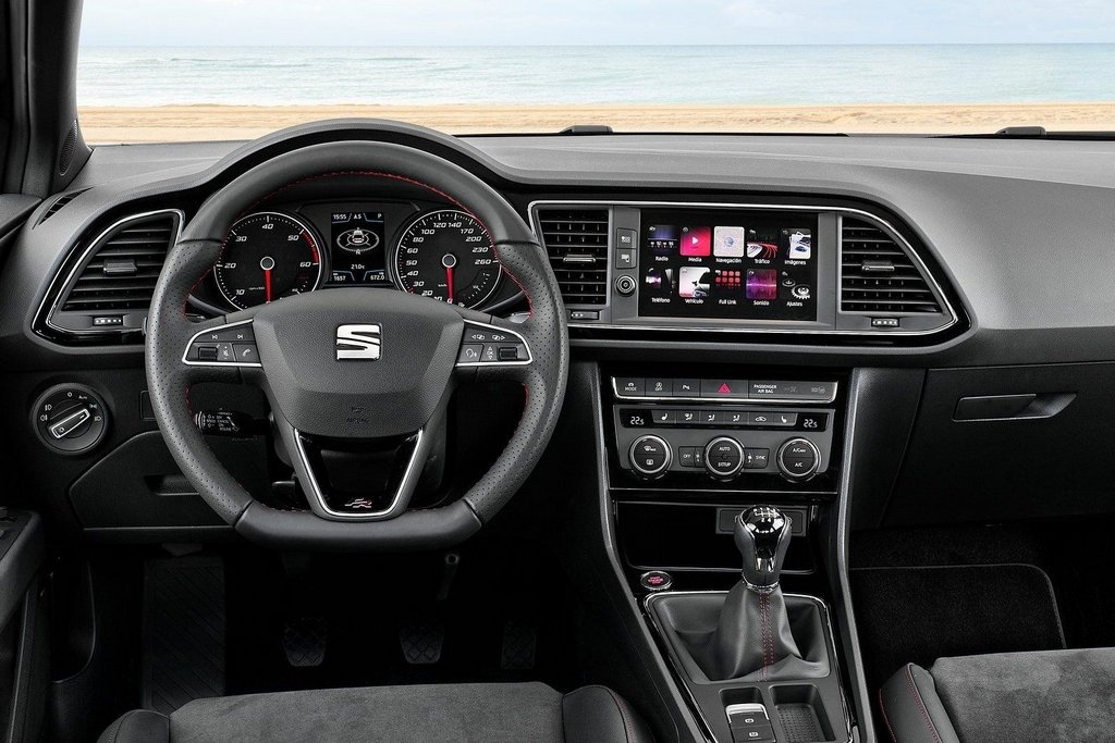Seat Leon kompaktā piecdurvju hečbeka apskats