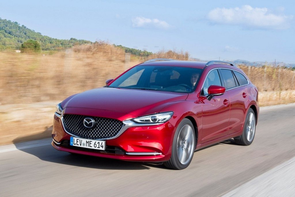 Atjauninātā universāļa Mazda 6 Combi apskats