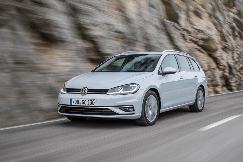 Volkswagen Golf Variant universāļa apskats