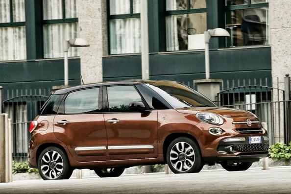 Kompaktā minivena Fiat 500L apskats